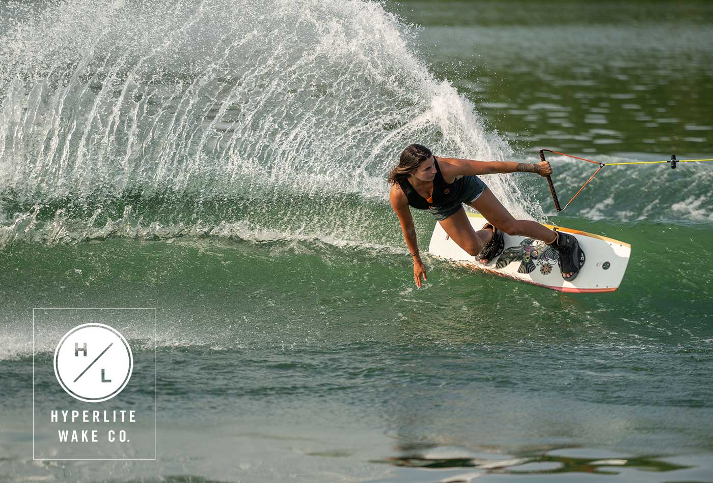 Take your wake riding to new heights with the extra pop and secure edging of the ultralight Hyperlite Cadence Ladies Wakboard.