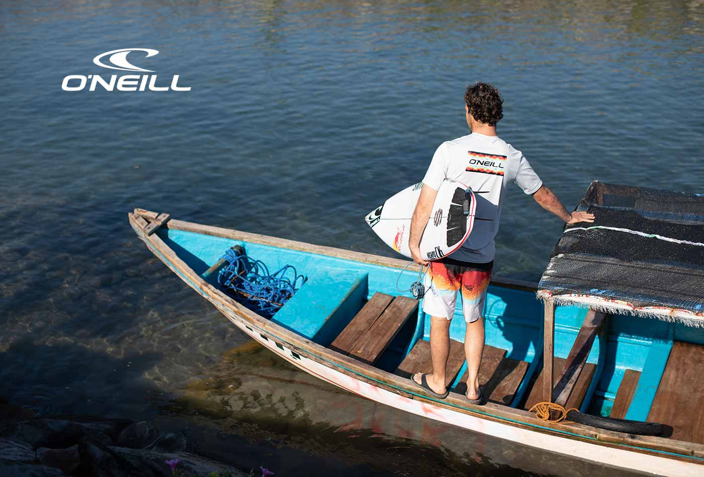 The O'Neill TRVLR Hybrid Series protects against UV exposure and board rash with casual in-and-out of the water versatility. Our Heathered HyperDry fabric has a softand comfortable feeling for all day use. Jordy special edition shirt.