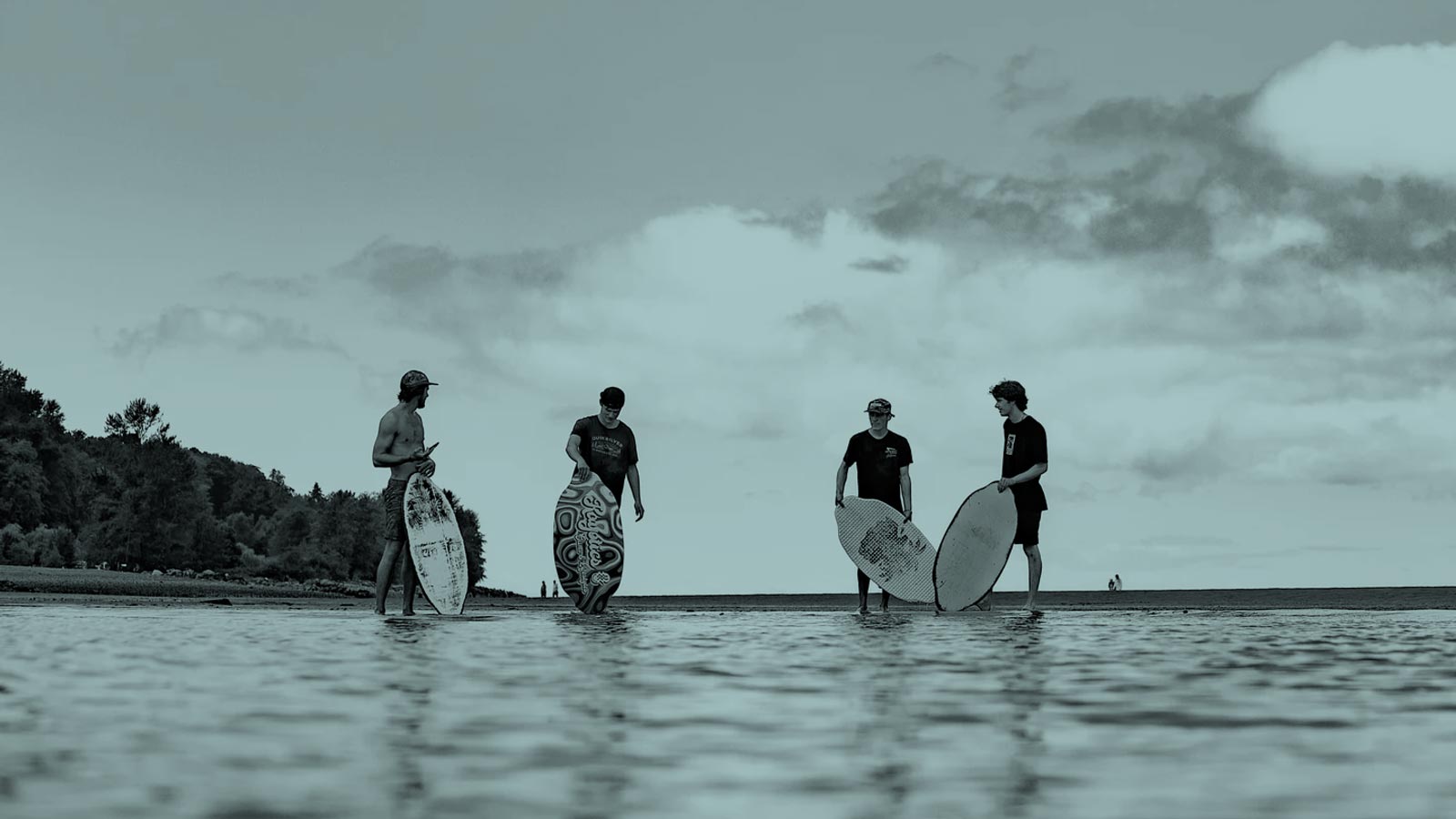     Premium skimboards designed for beach riders chasing speed, tricks and wave-catching performance
