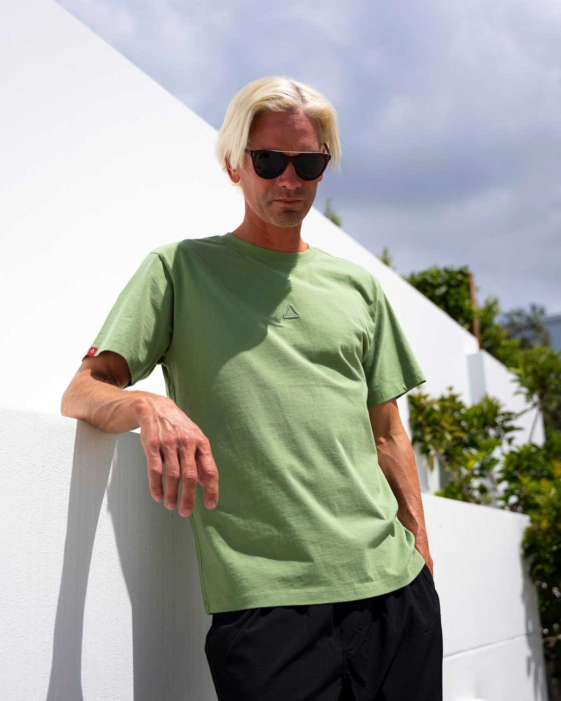 Follow Stitched Tee – Olive