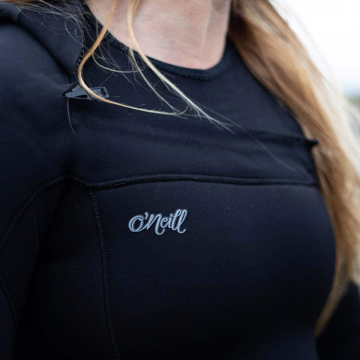 Sieviešu hidrotērps ar kapuci O'Neill WMS Epic 6/4 mm Chest Zip W/Hood - melns A05