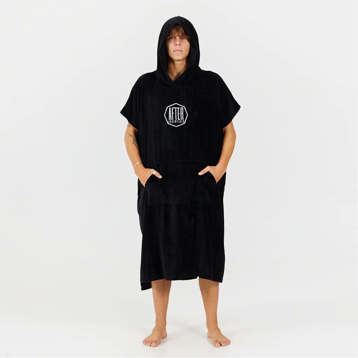 After Essentials Logo Poncho pārģērbšanās dvielis – Melns