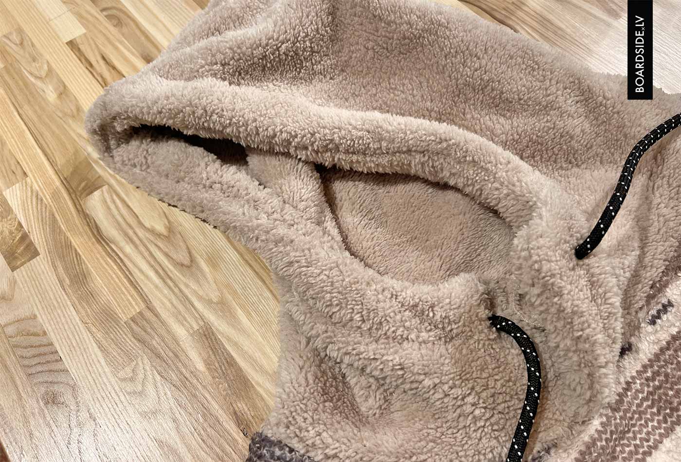 After Essentials Sofa Poncho – The Dude