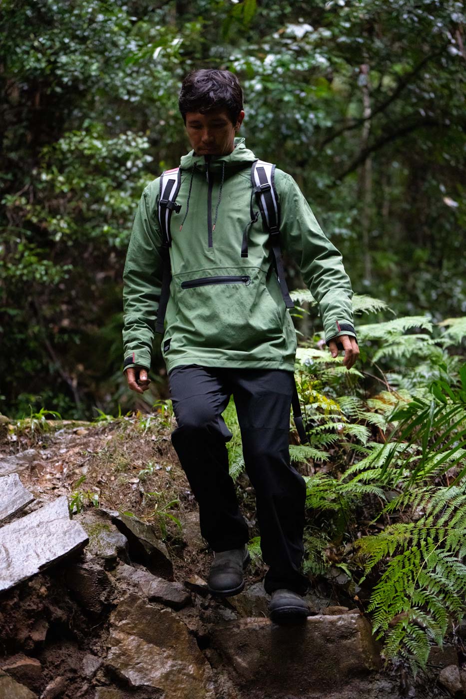 Follow Outer Spray Anorak Jacket – Olive