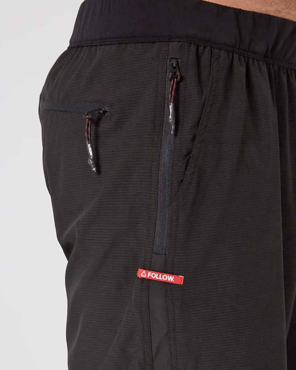 Follow Tech Shorts – Black