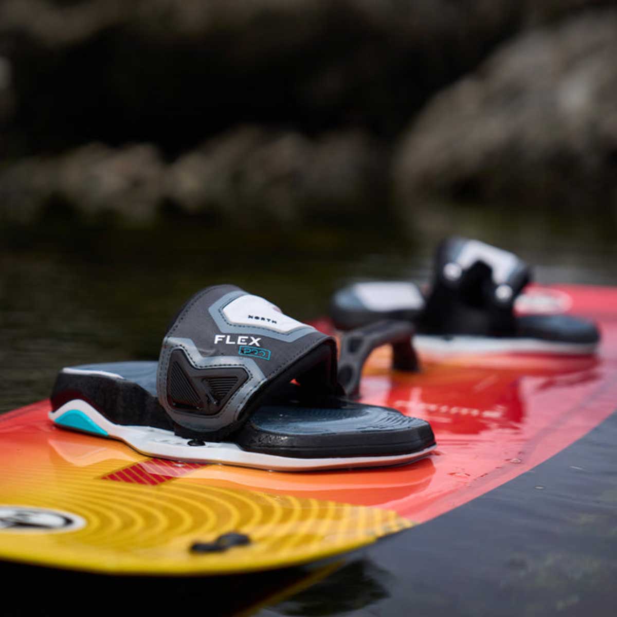 North Kiteboarding Flex Pro Twintip stiprinājumi