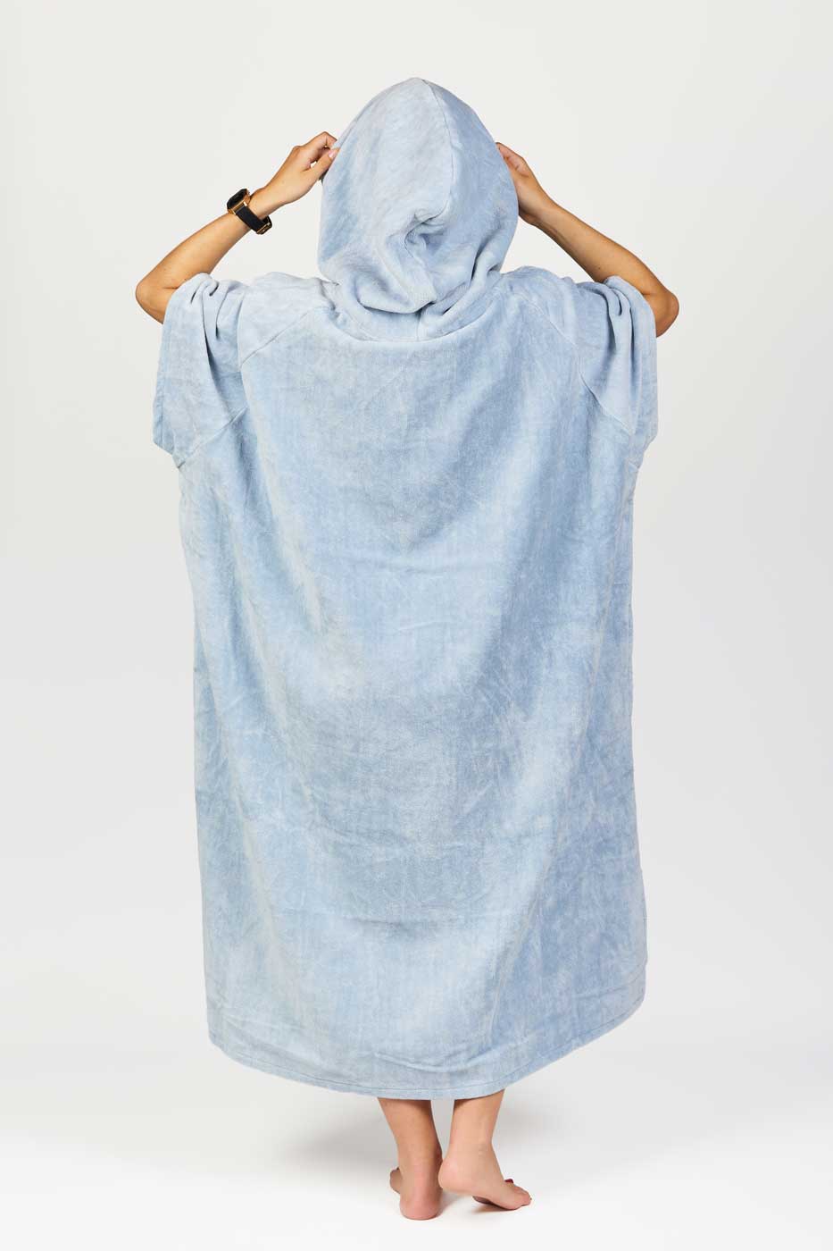 After Essentials High End Jacquard Poncho Towel – Bleached Blue