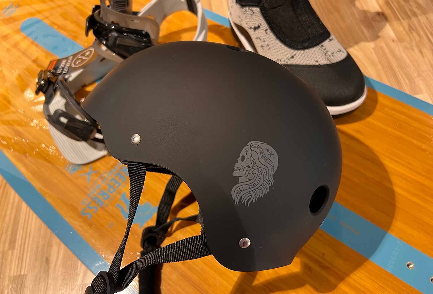 Helmet Follow Pro – Black Charcoal