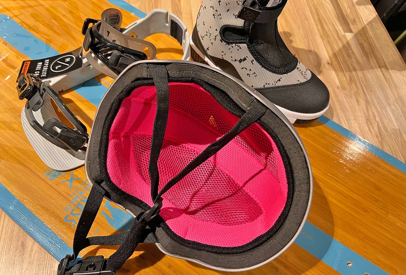 Helmet Follow Pro – Charcoal Pink
