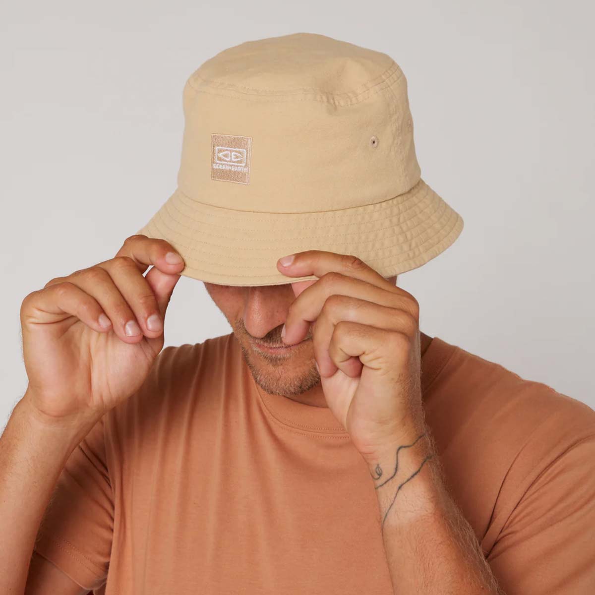 Ocean & Earth Corp Bucket cepure – Tan gaiša
