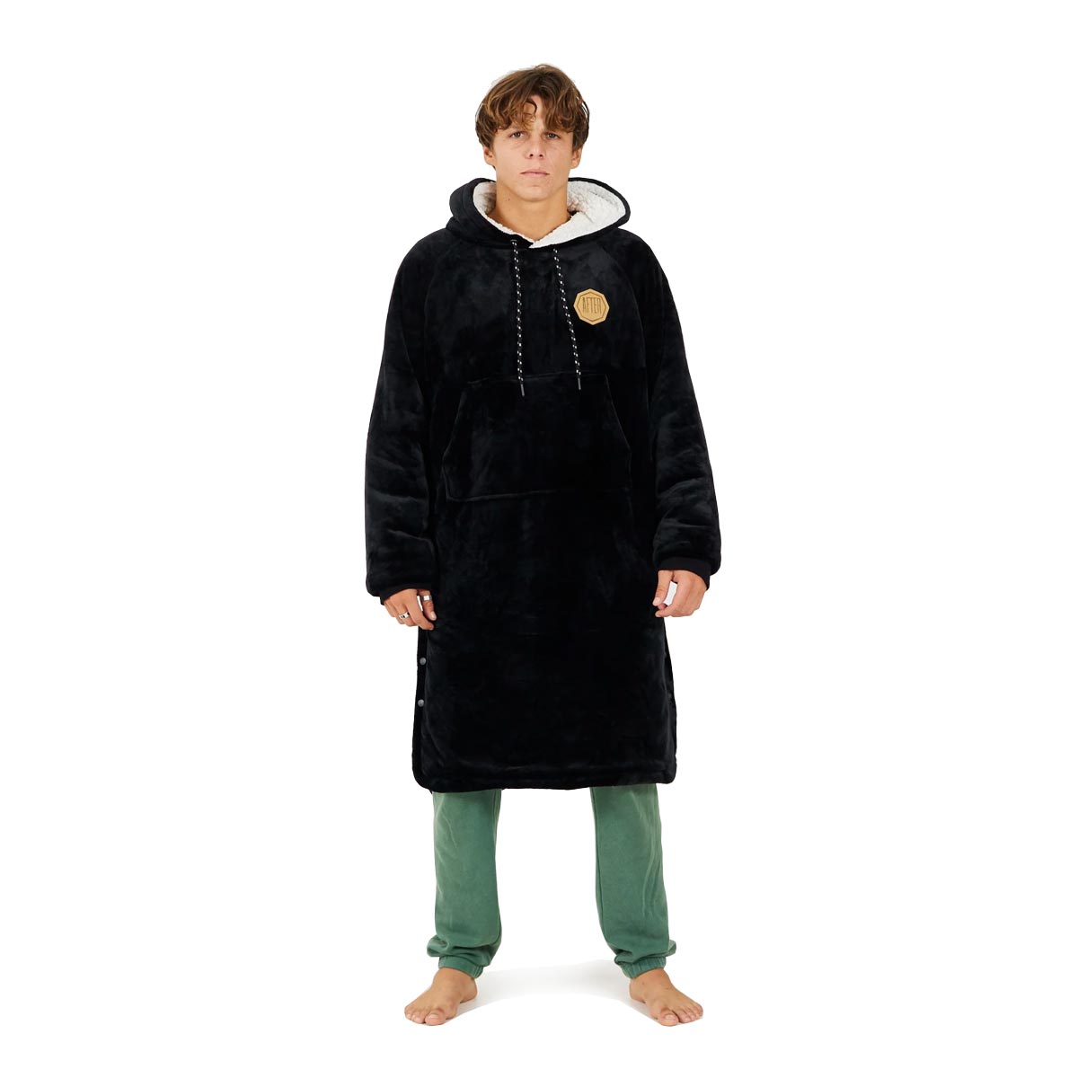 After Essentials Sofa Poncho – Jet Black