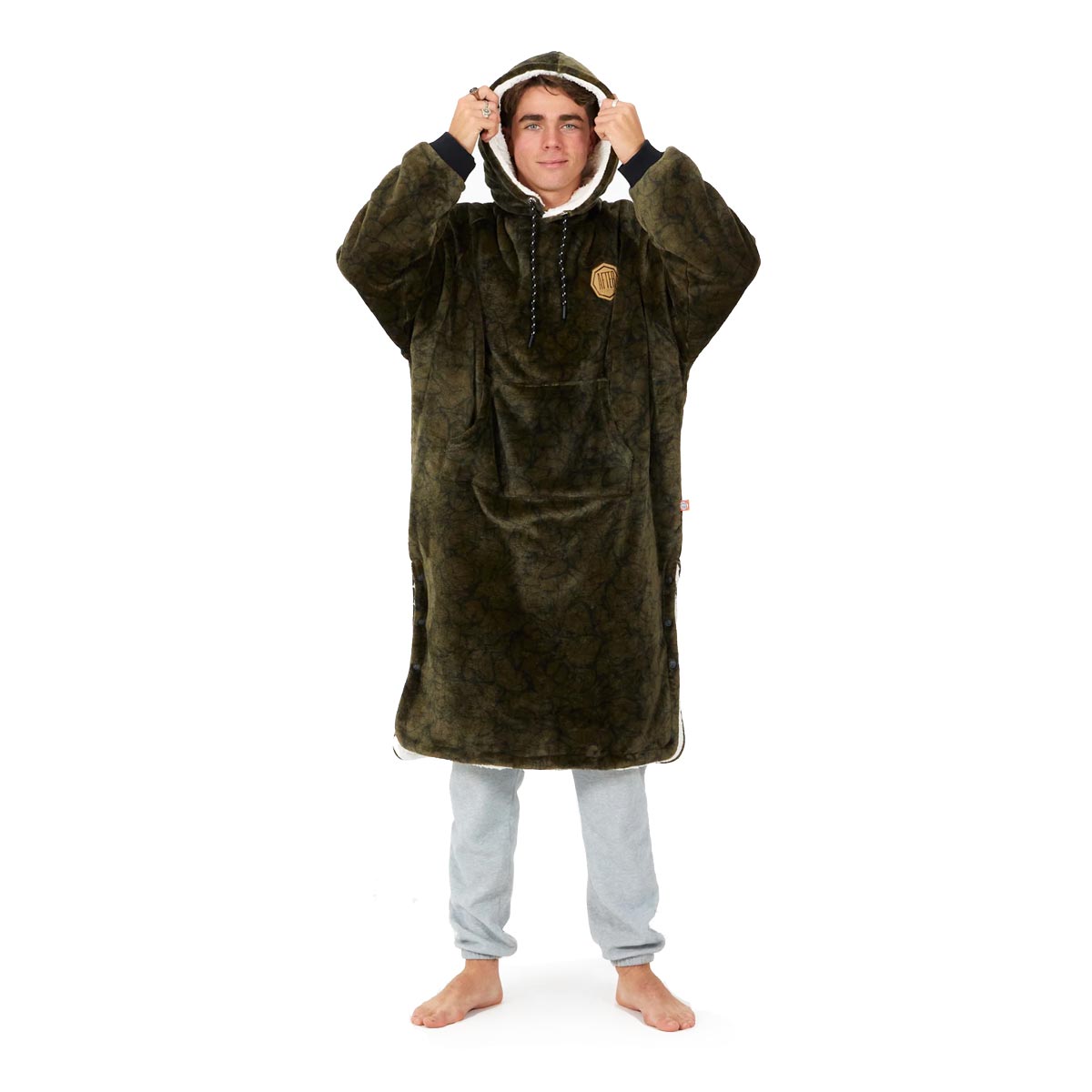 After Essentials Sofa Poncho – Resin